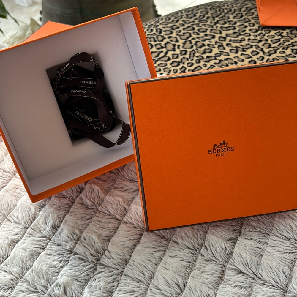 Hermes Box with Ribbon and inside Padding 6.5”W x 6”L x 4.5”D